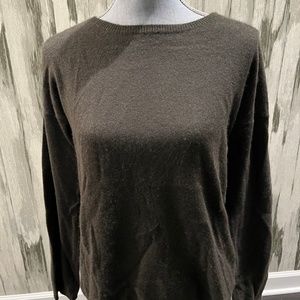 Women's 100% cashmere crew neck sweater, size M